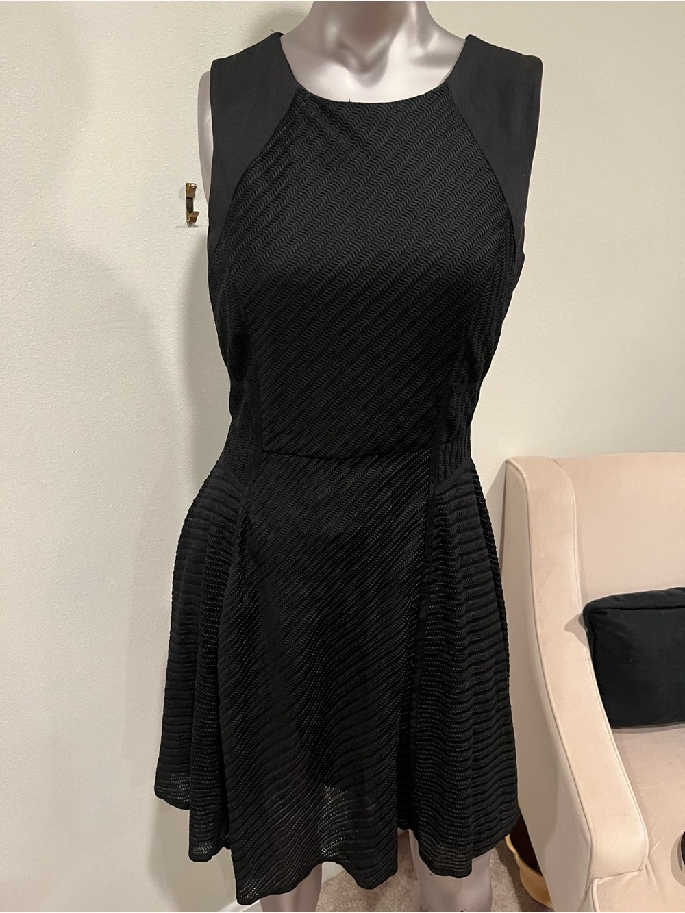 Badgley Mischka Black Textured Fit-and-Flare Dress EXCELLENT